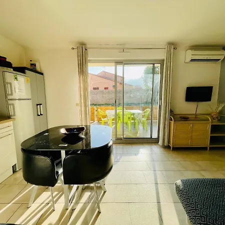 Dans Securisee Avec Piscine